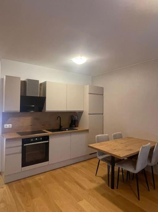 New Central Apartments Westbahnhof Відень Екстер'єр фото