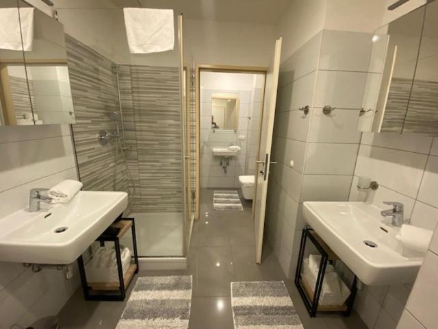 New Central Apartments Westbahnhof Відень Екстер'єр фото