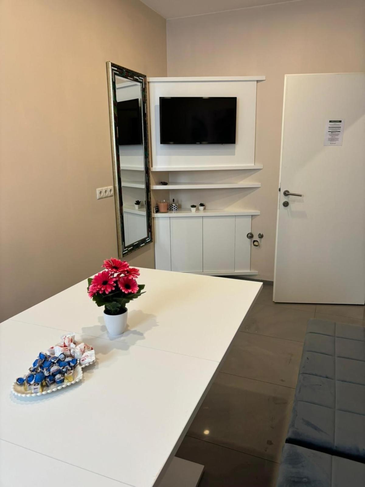 New Central Apartments Westbahnhof Відень Екстер'єр фото